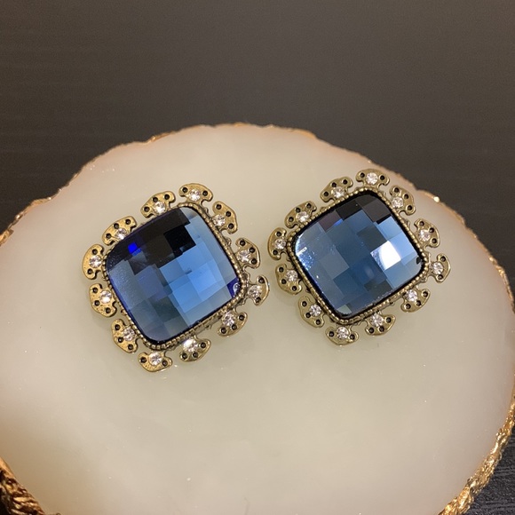 Blue square clip on earrings - Picture 1 of 6